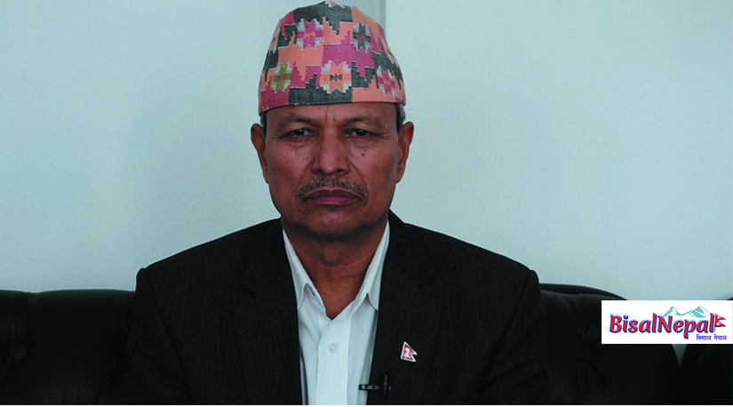एमालेले किनारा लगाएका डा.भीम रावलको पत्रकार सम्मेलन हुदैछ